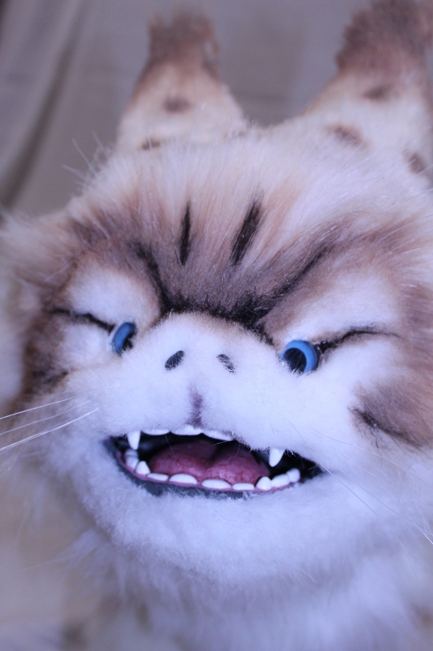 V4 Replica Alien Cat 70% Scale (Light Blue Eyes)