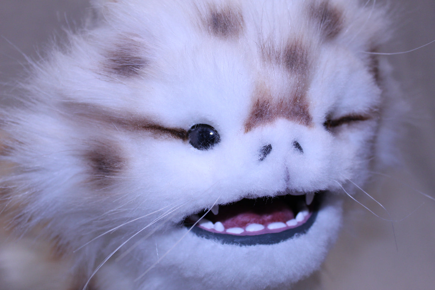 V4 Replica Alien Cat 70% Scale (Brown Eyes)