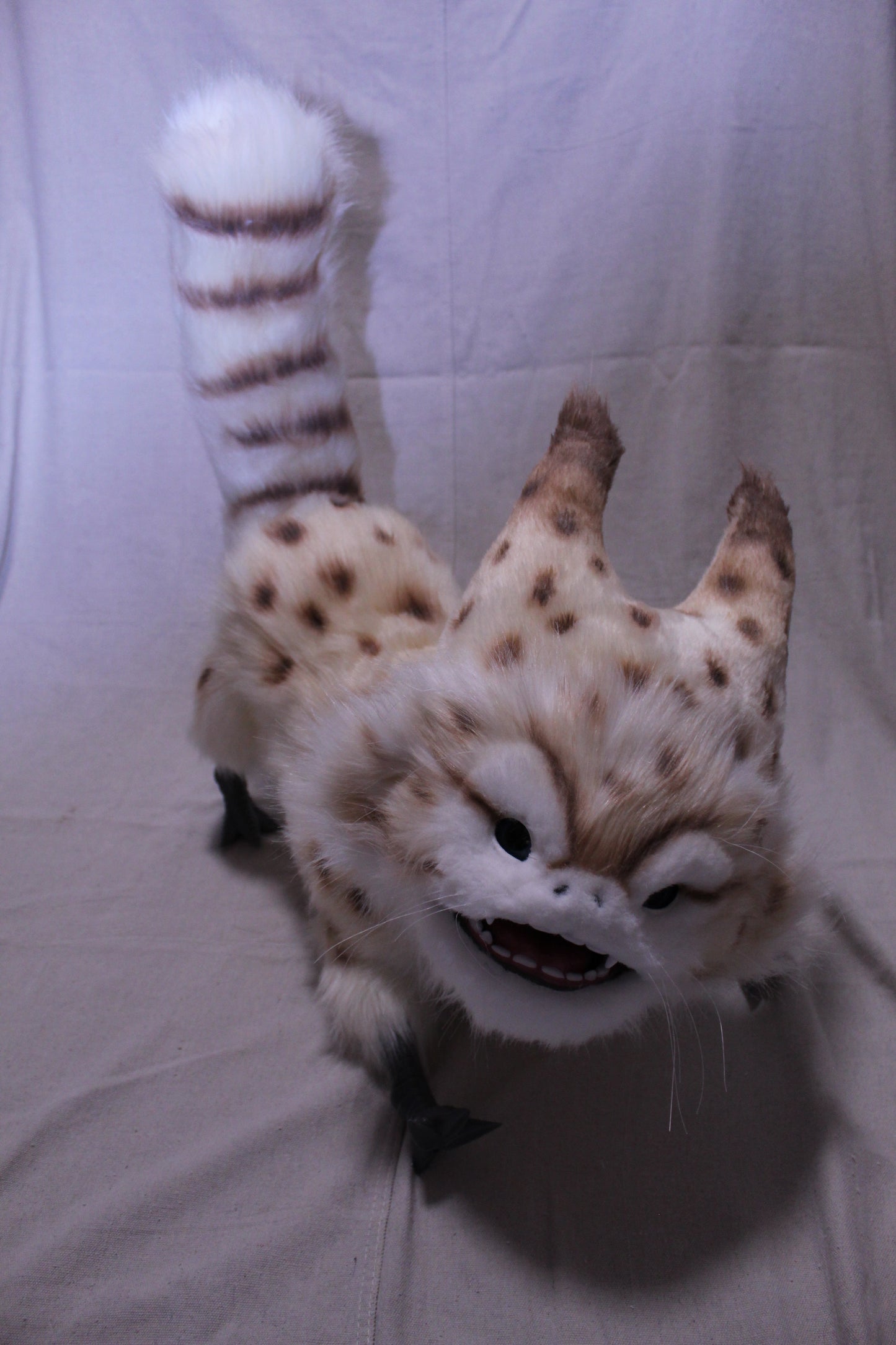 V4 Replica Alien Cat 100% Scale (Light Blue Eyes)