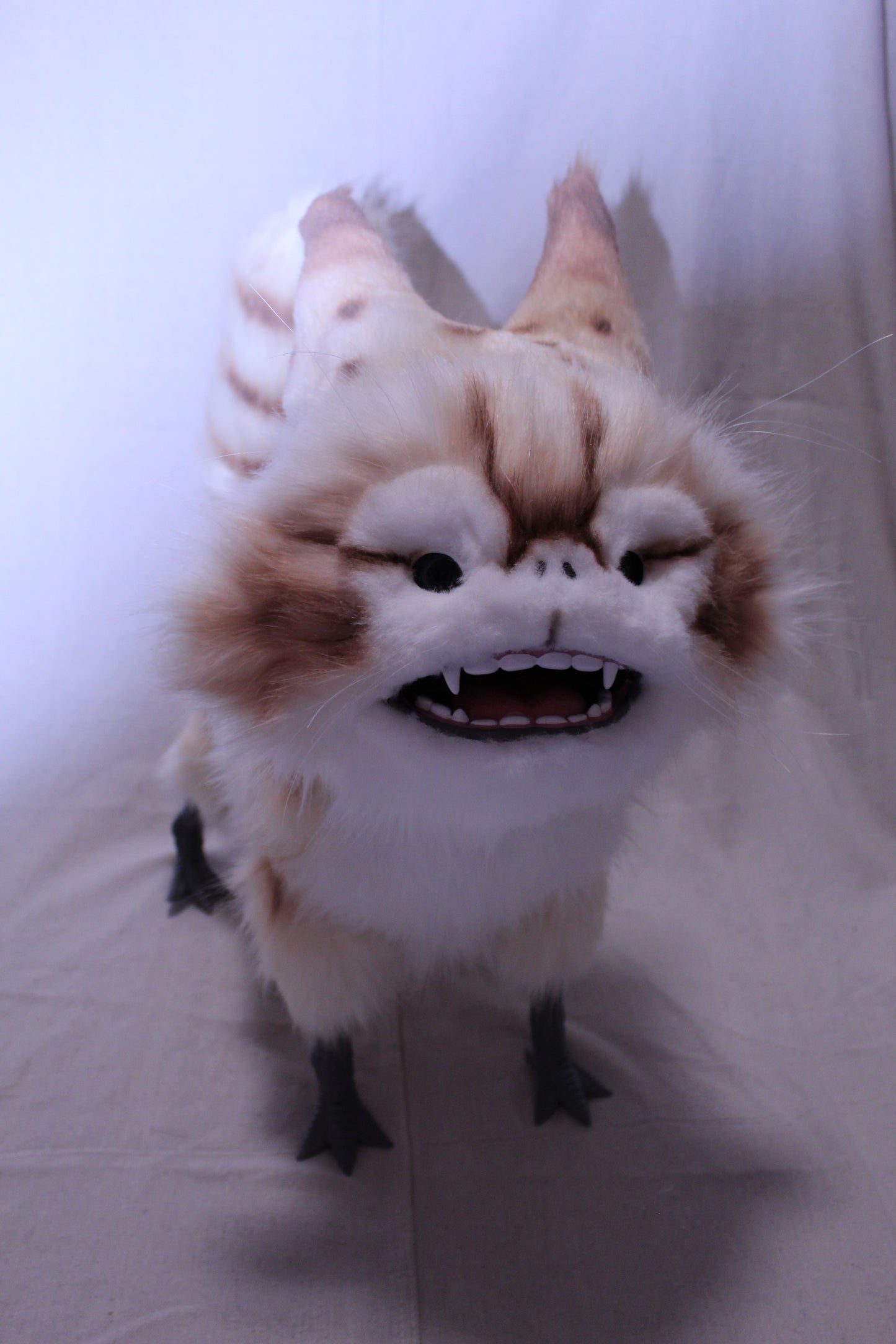 V4 Replica Alien Cat 100% Scale (Gray Eyes)