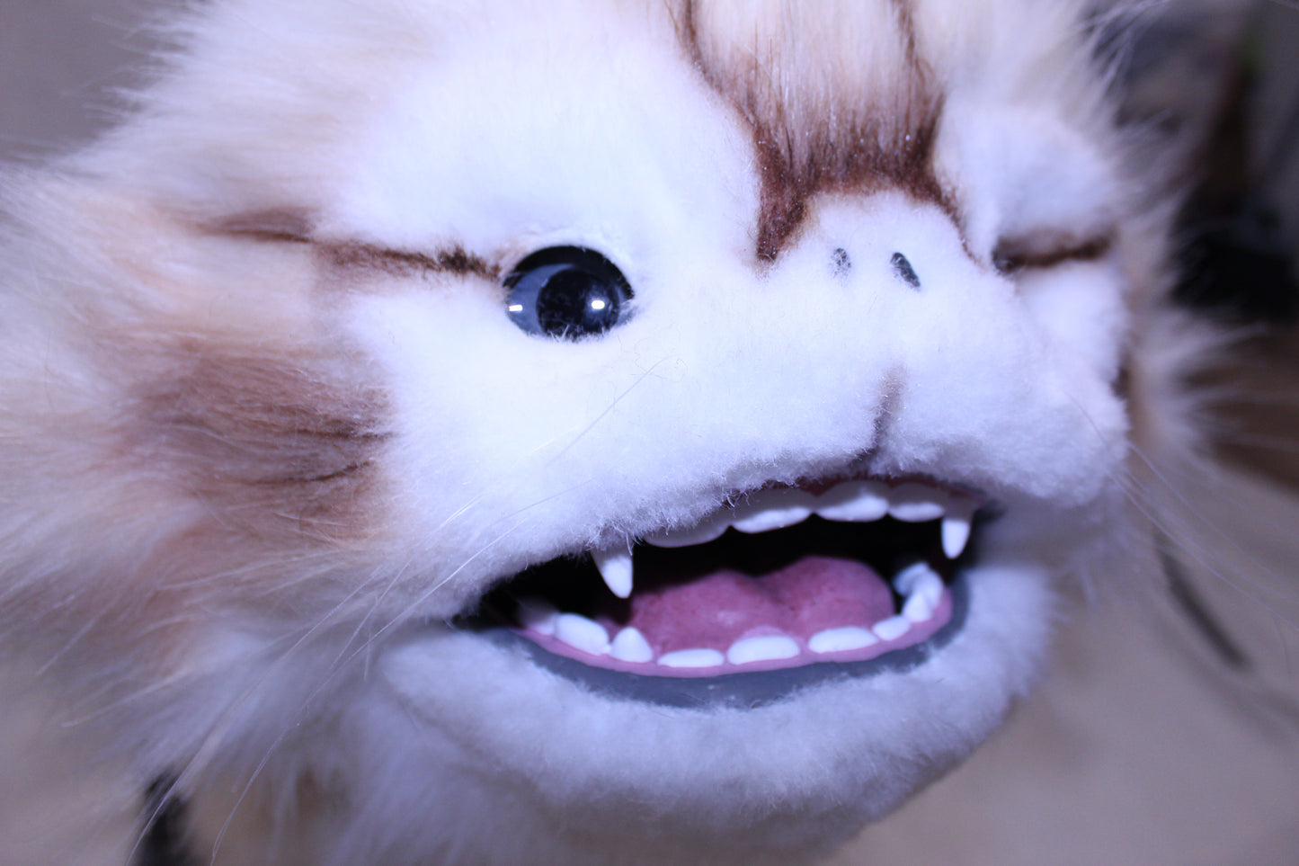 V4 Replica Alien Cat 100% Scale (Gray Eyes)