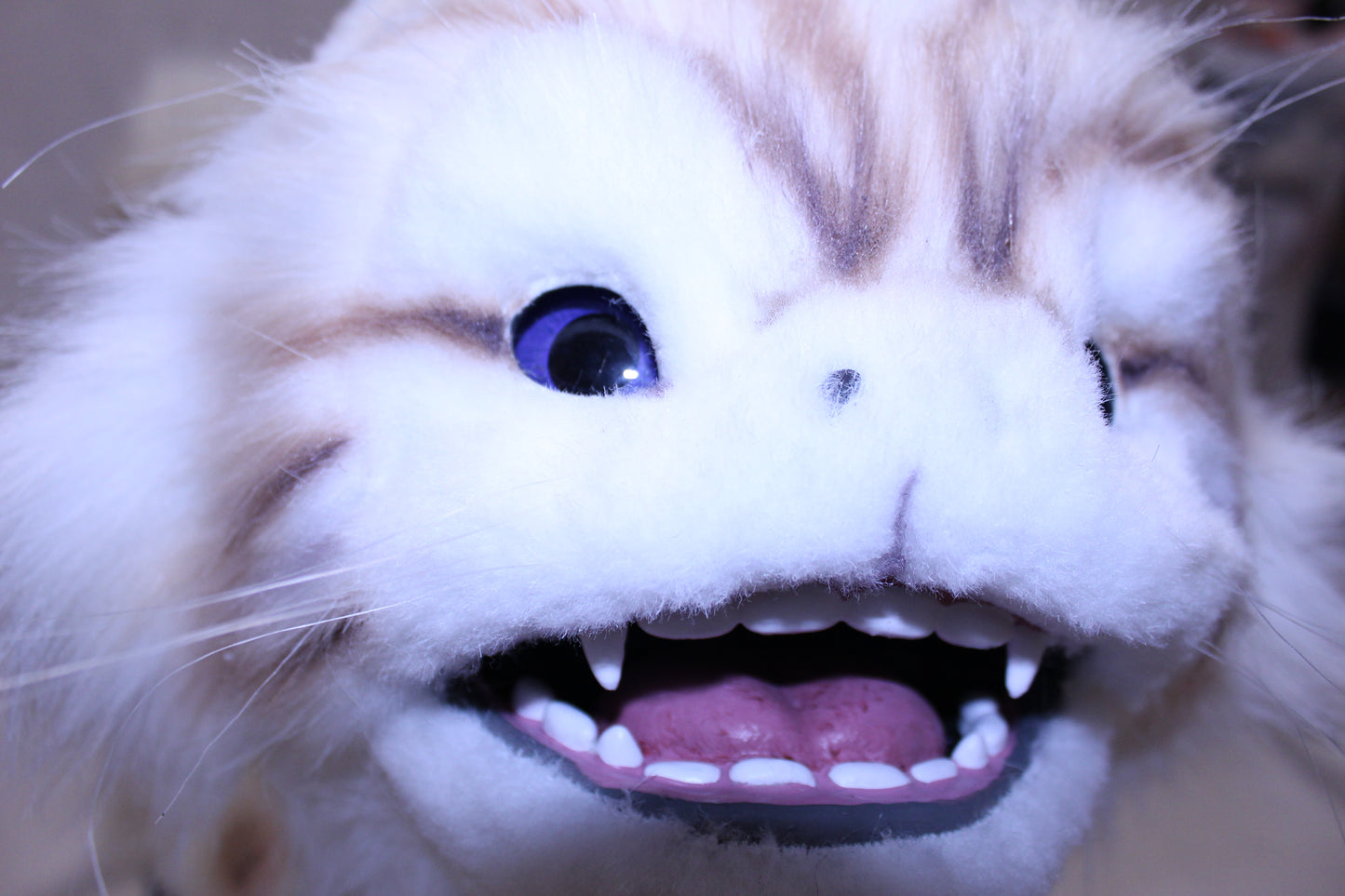 V4 Replica Alien Cat 100% Scale (Purple Eyes)