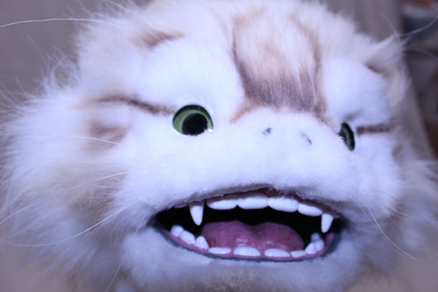 V4 Replica Alien Cat 100% Scale (Yellow Eyes)