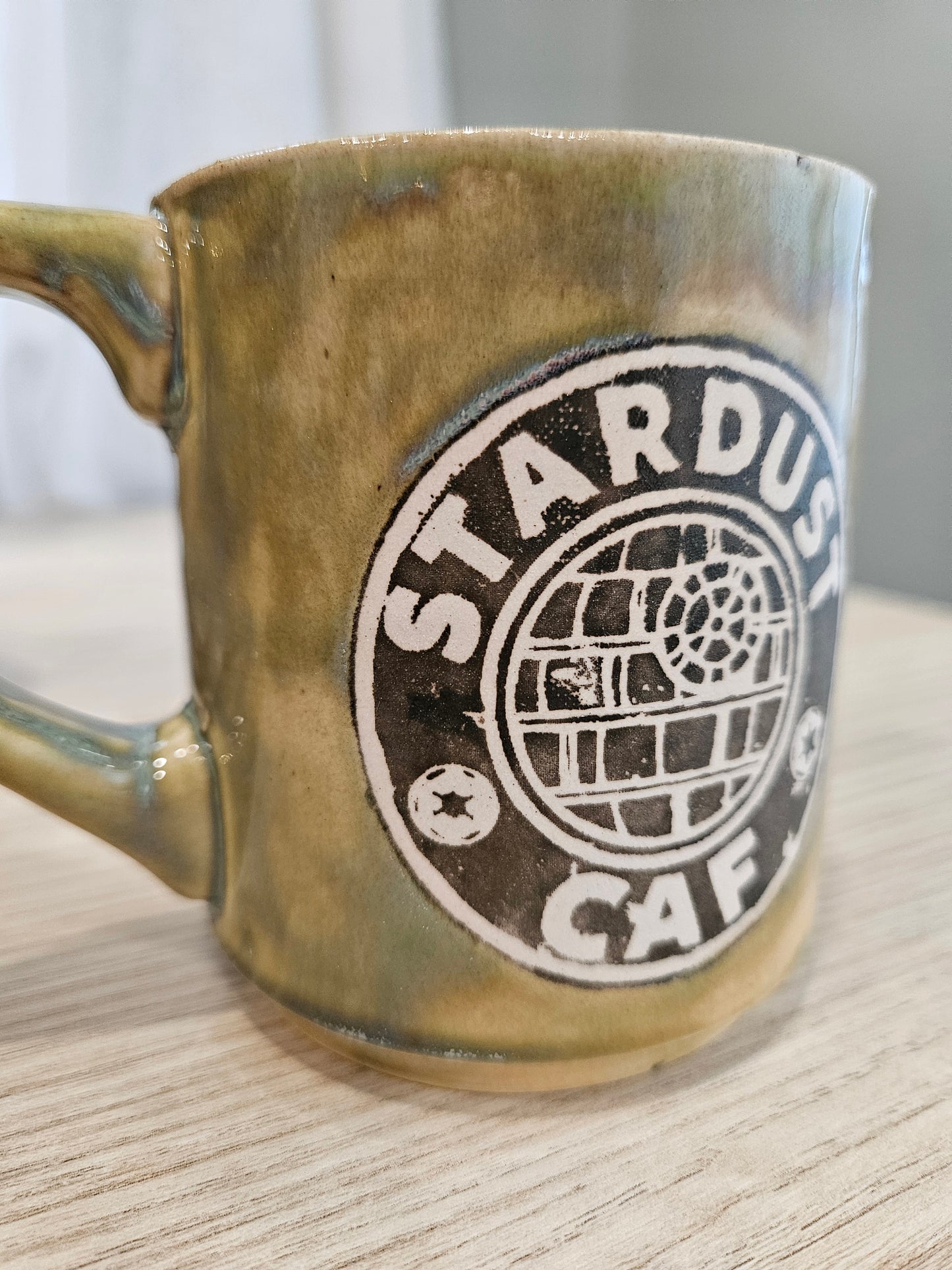 "Stardust Caf" 12oz Stoneware Mug- "Ivy"