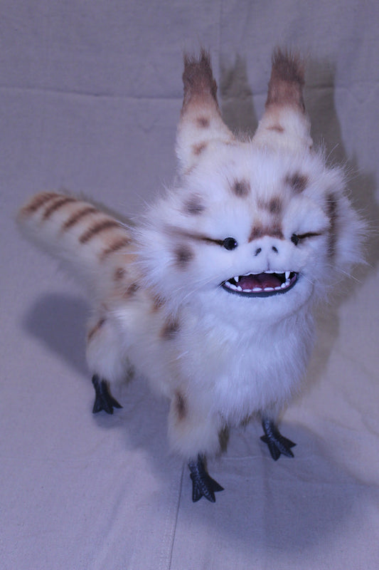 V4 Replica Alien Cat 70% Scale (Brown Eyes)