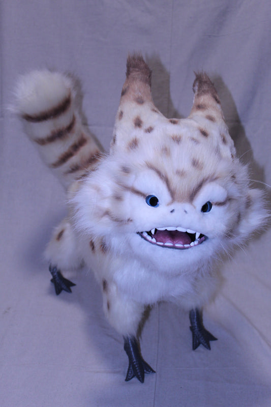 V4 Replica Alien Cat 100% Scale (Light Blue Eyes)